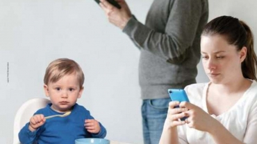 Technoférence, quand le numérique perturbe la relation parent-enfant